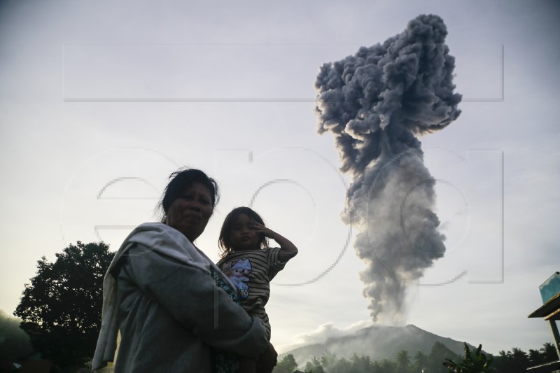 INDONESIA MOUNT IBU ERUPTION