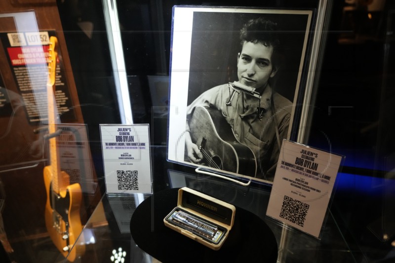 USA BOB DYLAN COLLECTABLES AUCTION