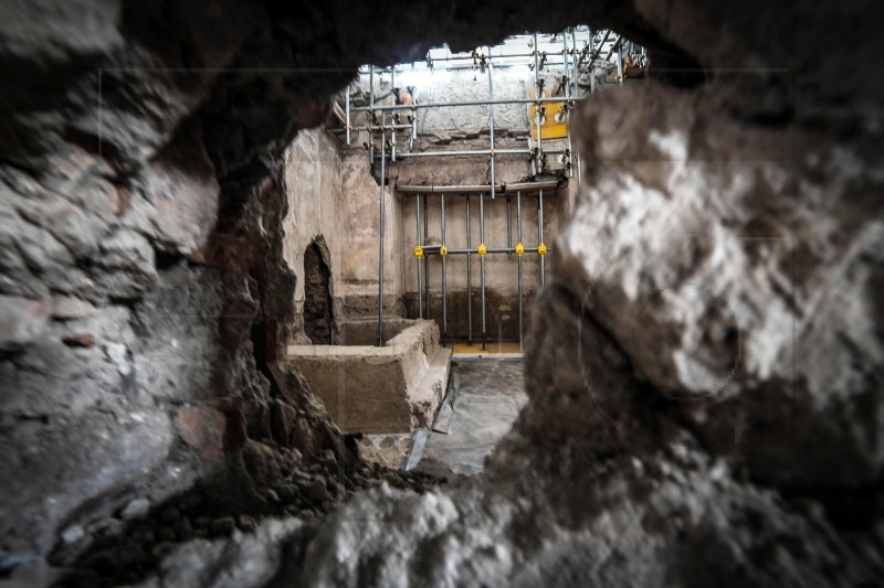 ITALY POMPEI EXCAVATION