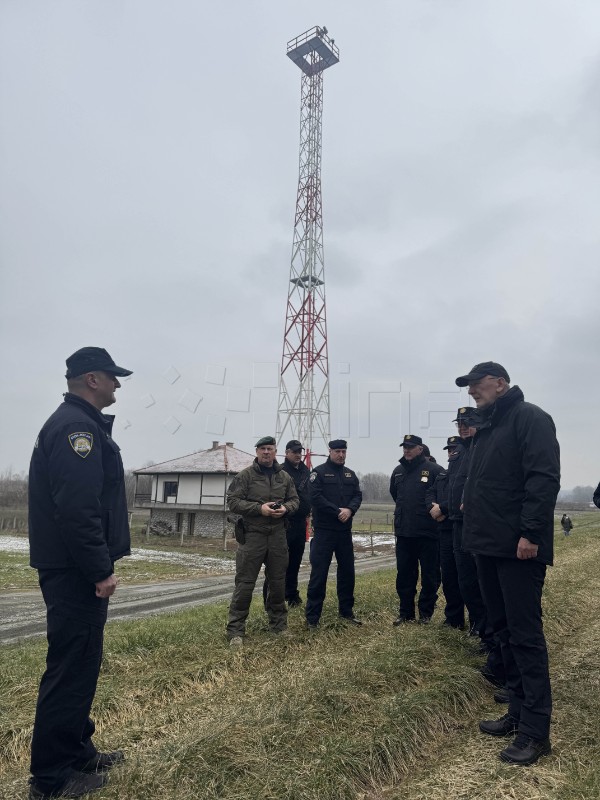 Božinović: Policija čvrsto čuva granicu, ali vodi računa i o ljudskim životima