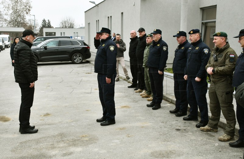 Božinović: Policija čvrsto čuva granicu, ali vodi računa i o ljudskim životima