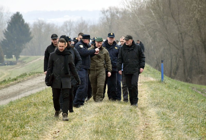 Božinović: Policija čvrsto čuva granicu, ali vodi računa i o ljudskim životima