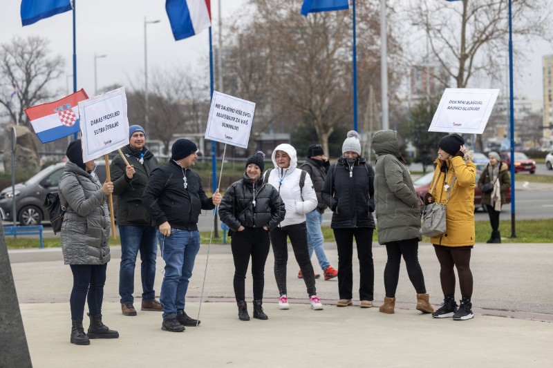 Prosvjed Nezavisnog sindikata radnika Hrvatske izpred INA-e