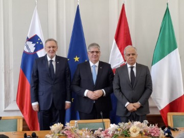 Trilateralan sastanak ministara unutarnjih poslova Hrvatske, Slovenije i Italije