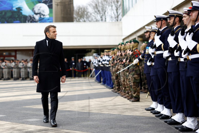 FRANCE NEW YEAR GREETINGS