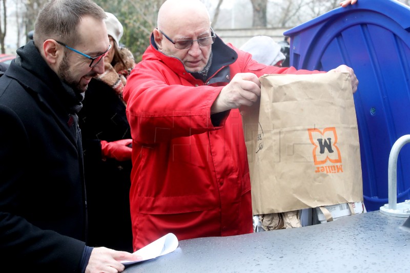 Gradonačelnik Tomašević obišao polupodzemne spremnike u Zapruđu