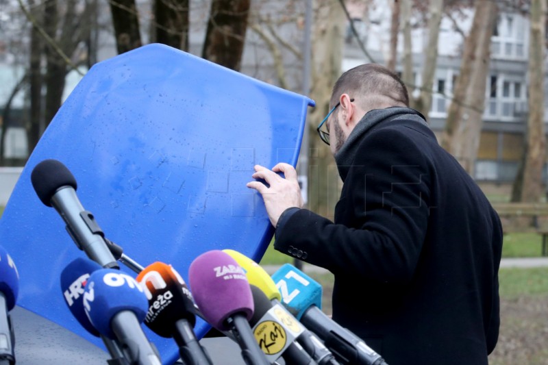 Gradonačelnik Tomašević obišao polupodzemne spremnike u Zapruđu