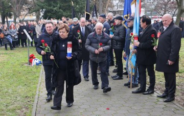 Odana počast poginulim hrvatskim braniteljima kod spomen-obilježja Kocka