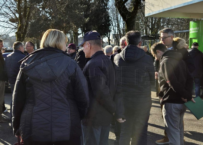 Građani prosvjeduju ispred Županijske bolnice Čakovec