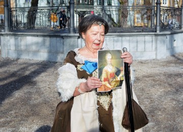 Šetnja Karlovcem s Marijom Terezijom