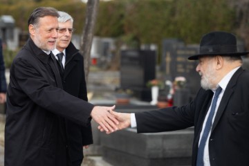 Jadroković na položio vijenac na Židovskom groblju