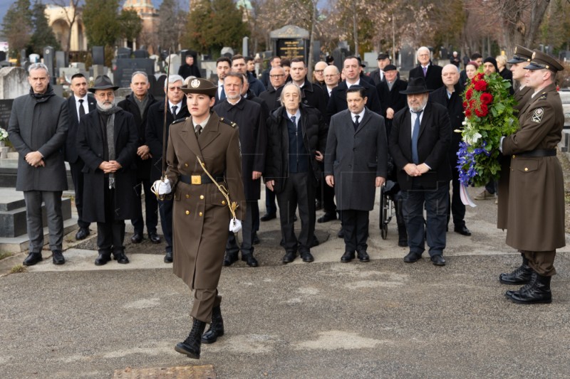 Jadroković na položio vijenac na Židovskom groblju