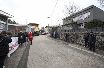 Mirna akcija solidarnosti za žrtve represivnog sustava u Srbiji