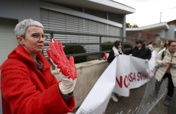 Mirna akcija solidarnosti za žrtve represivnog sustava u Srbiji