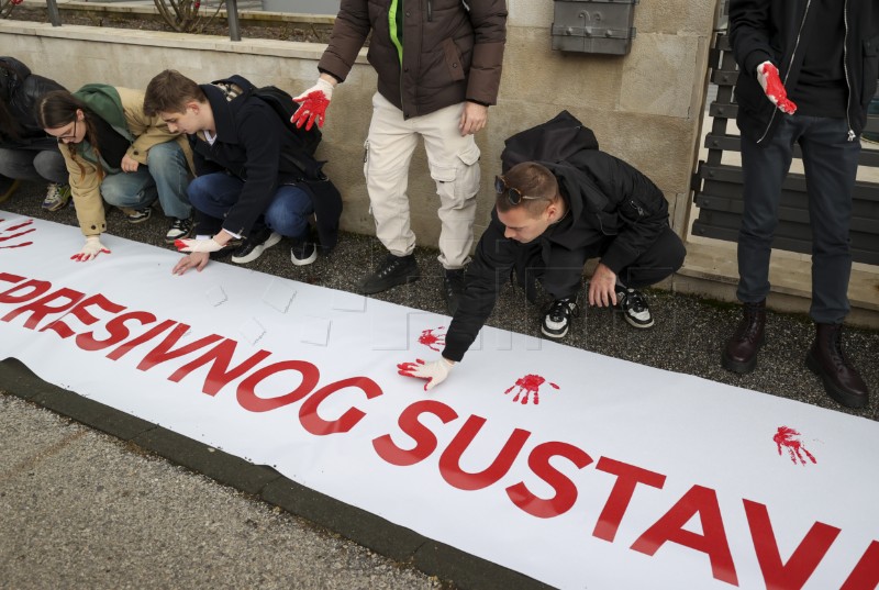 Mirna akcija solidarnosti za žrtve represivnog sustava u Srbiji