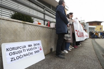 Mirna akcija solidarnosti za žrtve represivnog sustava u Srbiji