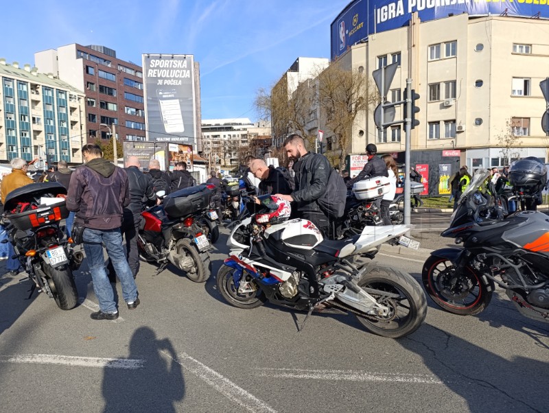 Beograd: Tisuće studenata blokirale jedan od ključnih prometnih čvorova