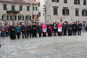 Lodama počele tradicionalne Tripundanske svečanosti u Kotoru