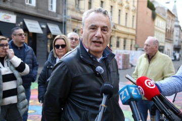 Konferencija za medije udruge taxi vozača i udruge Buđenje