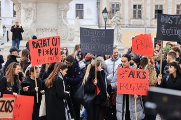 Prosvjed studenata Akademije za umjetnost i kulturu u Osijeku