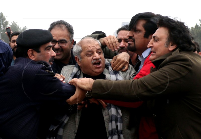 PAKISTAN JOURNALISTS PROTEST