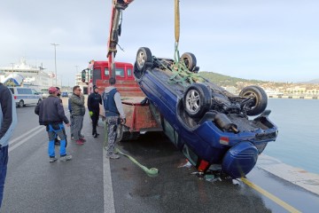 Split: Vađenje automobila iz mora