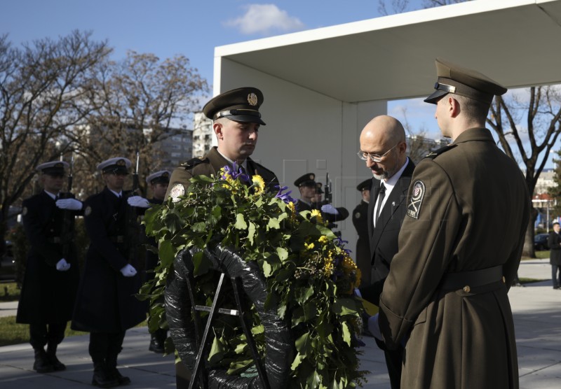 Denis Šmihal položio vijenac ispred Spomenika domovine