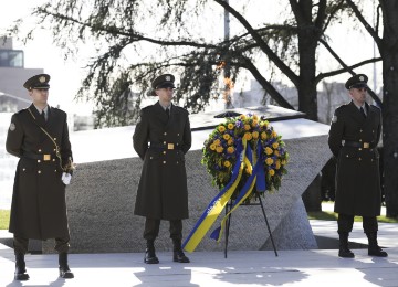 Denis Šmihal položio vijenac ispred Spomenika domovine