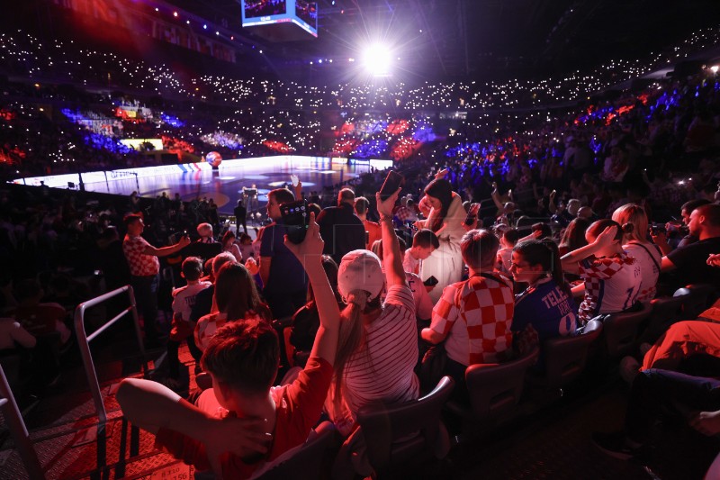 Polufinale SP rukomet: Hrvatska - Francuska, navijači, zagrijavanje