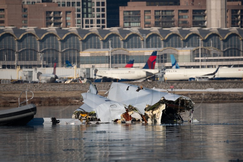 USA WASHINGTON DC AIRPLANE CRASH