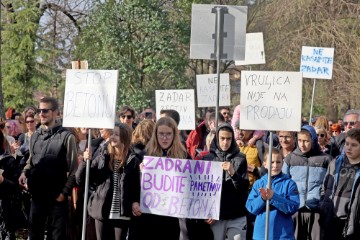 Zadar: Prosvjed "Spasimo Vruljicu" protiv devastacije prostora i zelenih površina