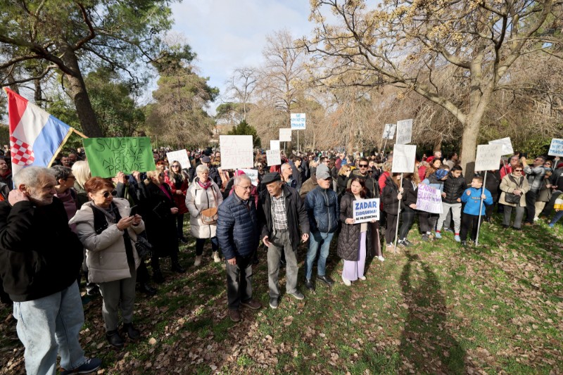 Zadar: Prosvjed "Spasimo Vruljicu" protiv devastacije prostora i zelenih površina