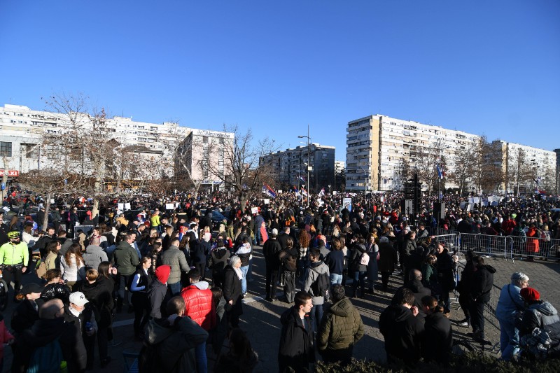 Prosvjedi u Srbiji: Počele blokade tri mosta u Novom Sadu