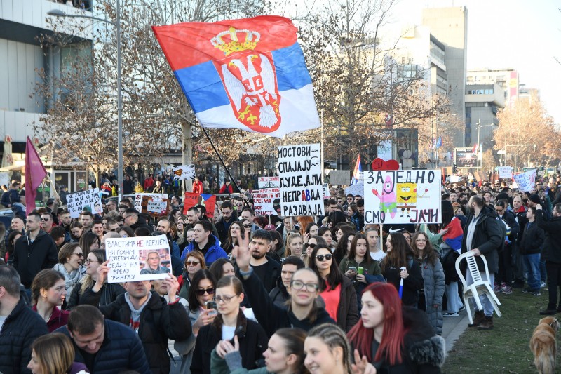 Prosvjedi u Srbiji: Počele blokade tri mosta u Novom Sadu