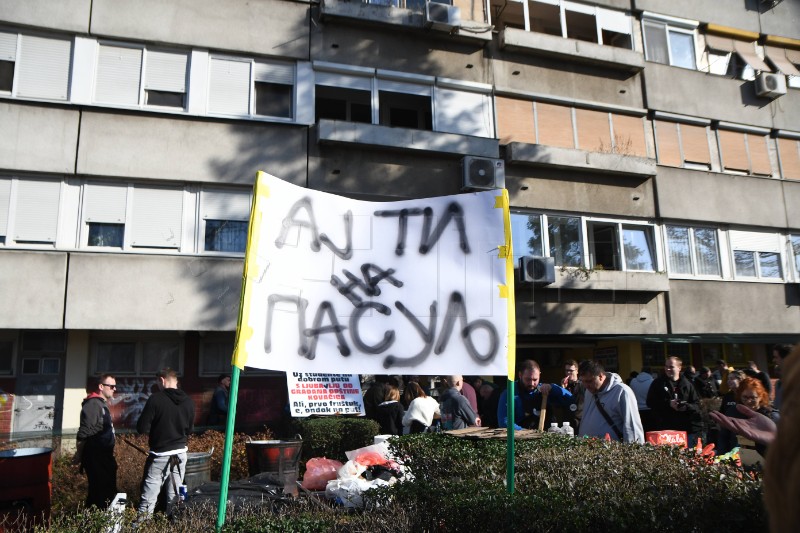 Prosvjedi u Srbiji: Počele blokade tri mosta u Novom Sadu