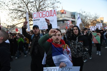 Prosvjedi u Srbiji: Počele blokade tri mosta u Novom Sadu