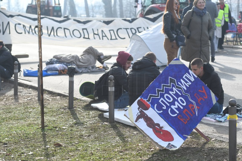 Nastavlja se blokada Mosta slobode u Novom Sadu