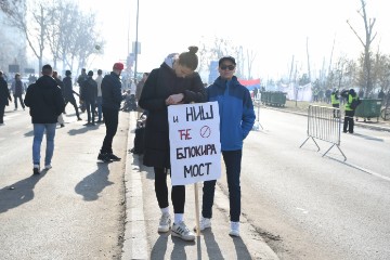 Nastavlja se blokada Mosta slobode u Novom Sadu