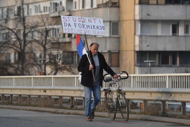 Kraj blokade mostova u Novom Sadu, studenti čiste prostor na kojem su prosvjedovali