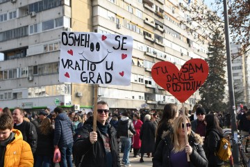 Kraj blokade mostova u Novom Sadu, studenti čiste prostor na kojem su prosvjedovali