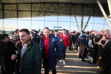 Srebrni rukometaši sletjeli u Zagreb, na Trgu ih čekaju deseci tisuća navijača