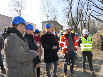 Bačić u Sisku obišao nekoliko lokacija poslijepotresne obnove