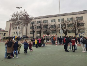 Dojave o eksplozivnim napravama, uz zagrebačke dobile i dvije požeške škole