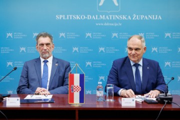 Split: Potpisani ugovori za izgradnju osnovnih škola i dvorana u SDŽ