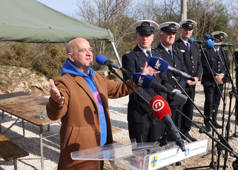  Ministar Medved na svečanom otkrivanju spomenika poginulim hrvatskim braniteljima