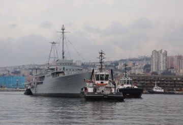 Brod "Galeb" privezan uz Molo longo u riječkoj luci