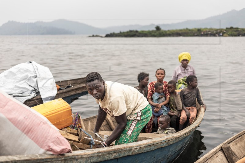 DR CONGO CAMP CLEARING