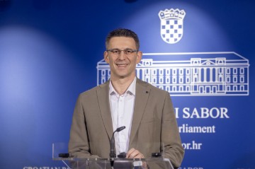 Petrov i Bekavac održali konferenciju za medije