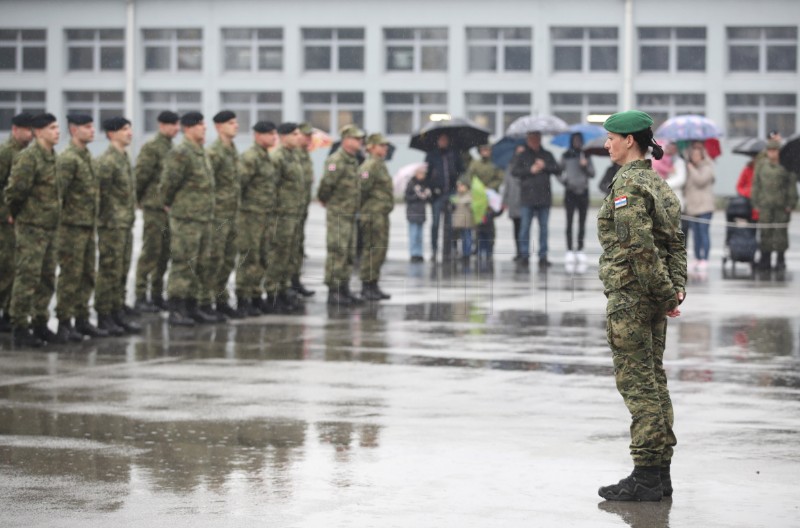 Svečani ispraćaj 6. hrvatskog kontingenta u NATO snage u Mađarsku