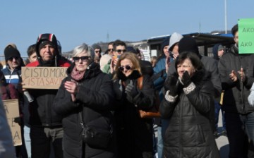 Prosvjed i predaja peticije "Spasimo plaže na Kvarneru"